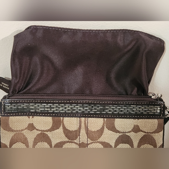 RARE COACH SIGNATURE BEADED WRISTLET Brown and Black Suede Trim - Picture 7 of 9